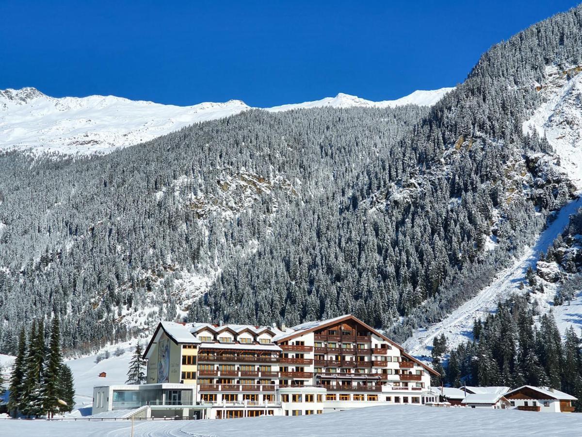 Hotel Weisseespitze 4*