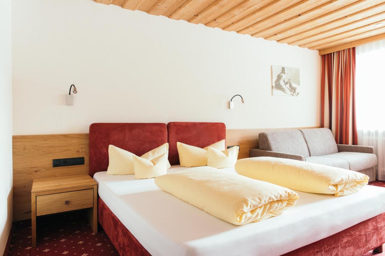 Hotel Weisseespitze 4*